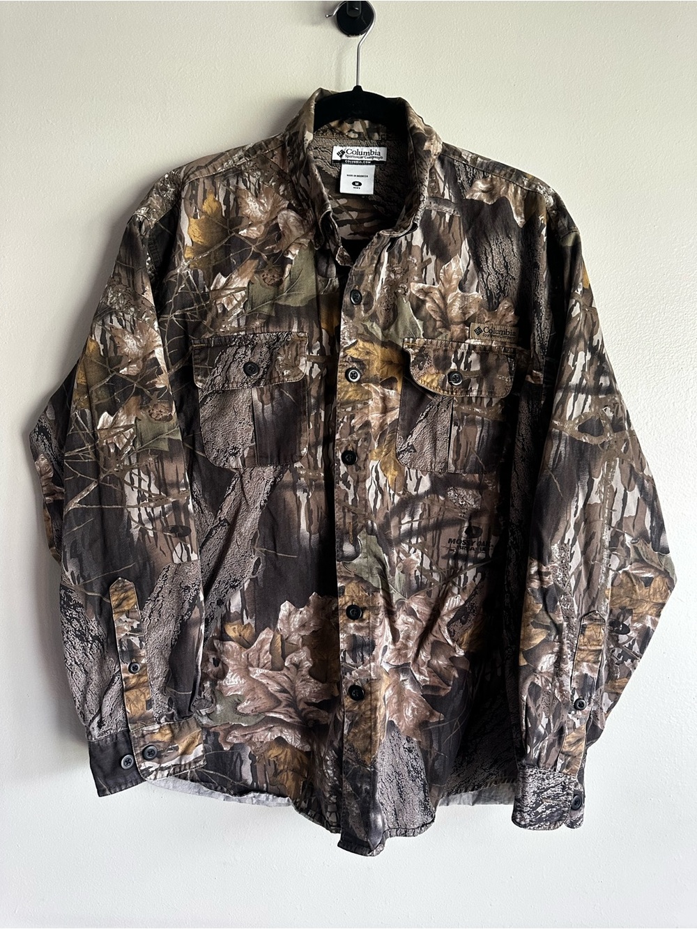 Columbia Mossy Oak Break-Up Camo Hunting Shirt Men’s M Long Sleeve Button Up
